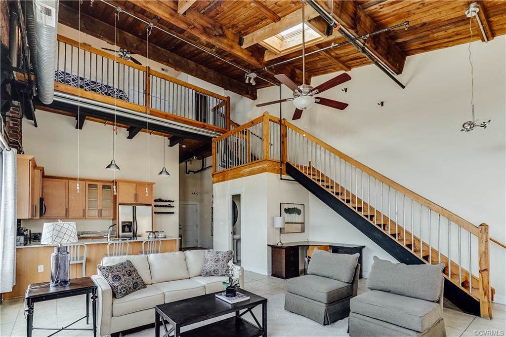 1701 Summit Avenue - Photo 1
