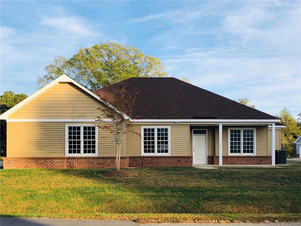 20 Village Point - Photo 1