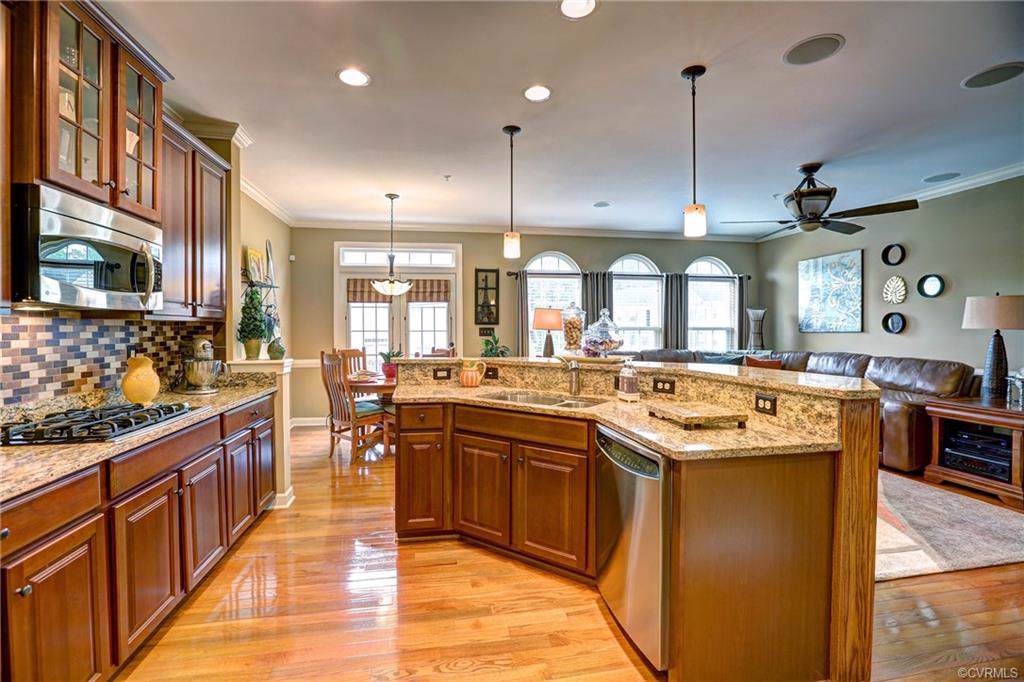 2804 Murano Way - Photo 1 2804 Murano Way - Photo 1
