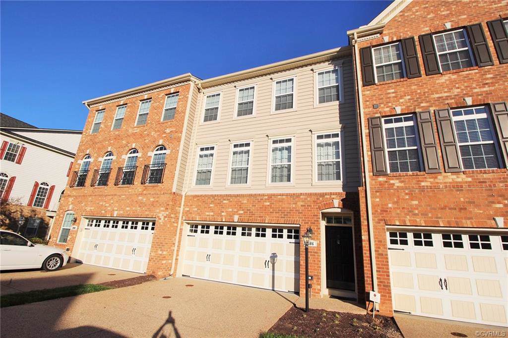 2806 Murano Way - Photo 1