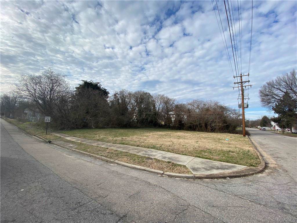 304 Dunlop Street - Photo 1