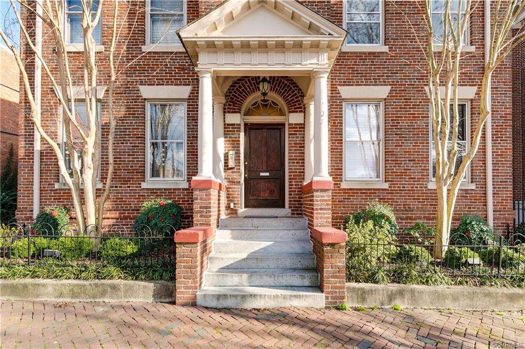 207 26th Street - Photo 1