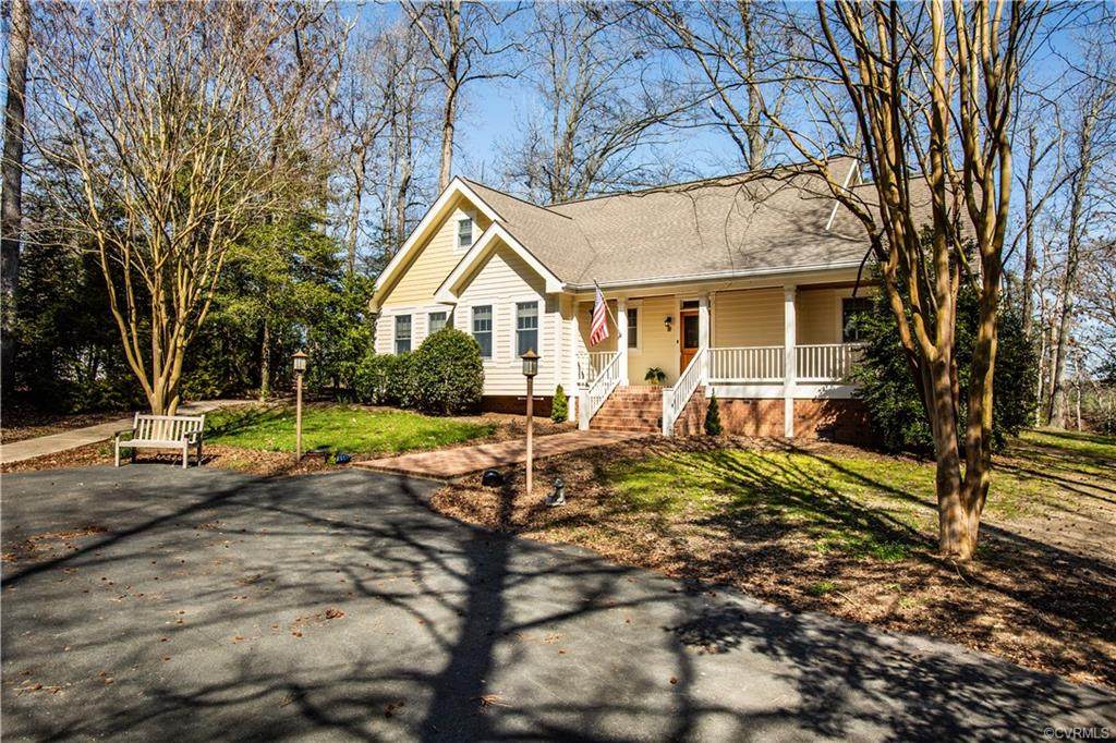 33 Holly Court - Photo 1