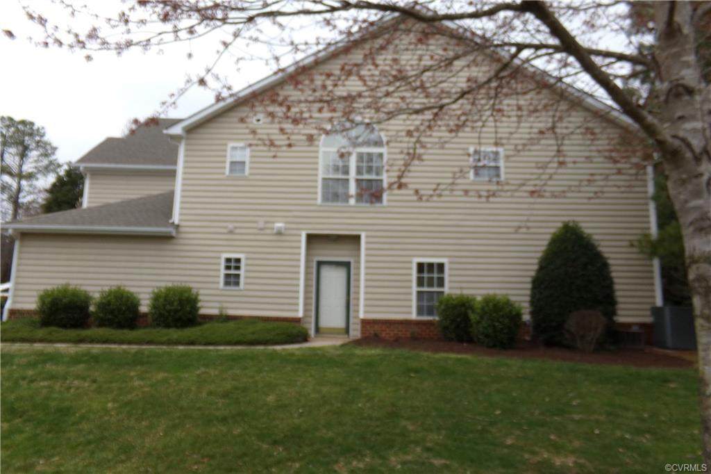 609 Bellerive Court - Photo 1