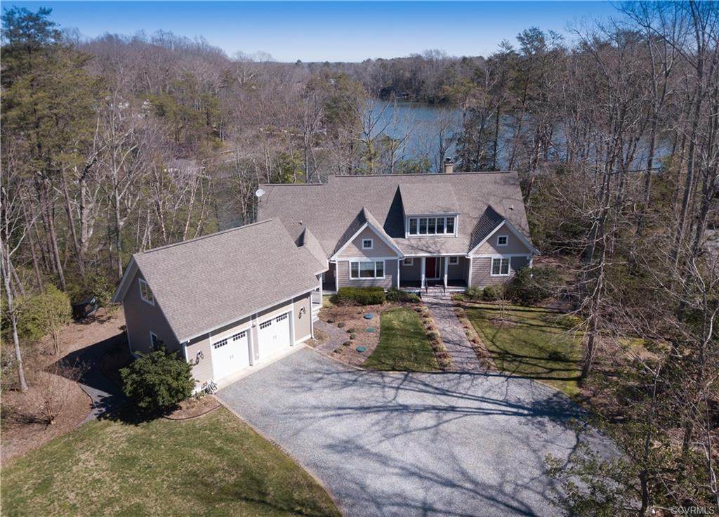 368 Creekside Drive - Photo 1