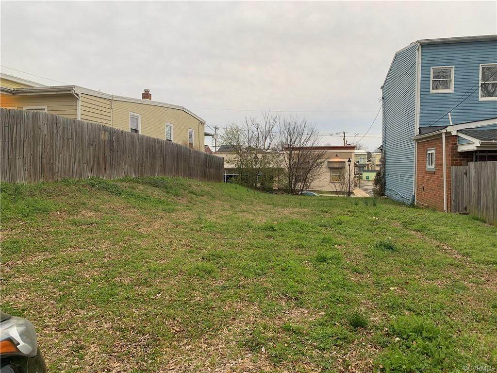 910 25th Street - Photo 1 910 25th Street - Photo 1