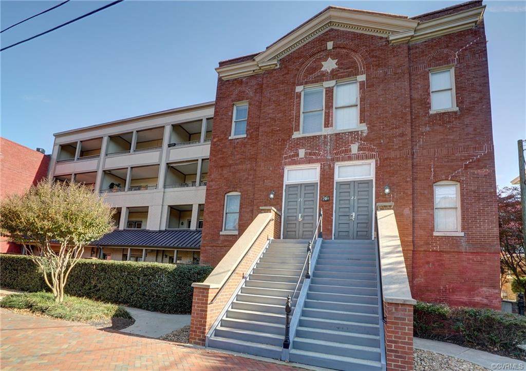 209 19th Street - Photo 1