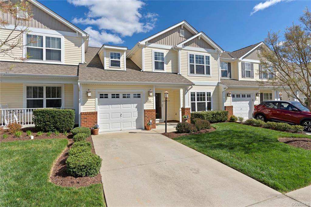 627 Abbey Village Circle - Photo 1 627 Abbey Village Circle - Photo 1