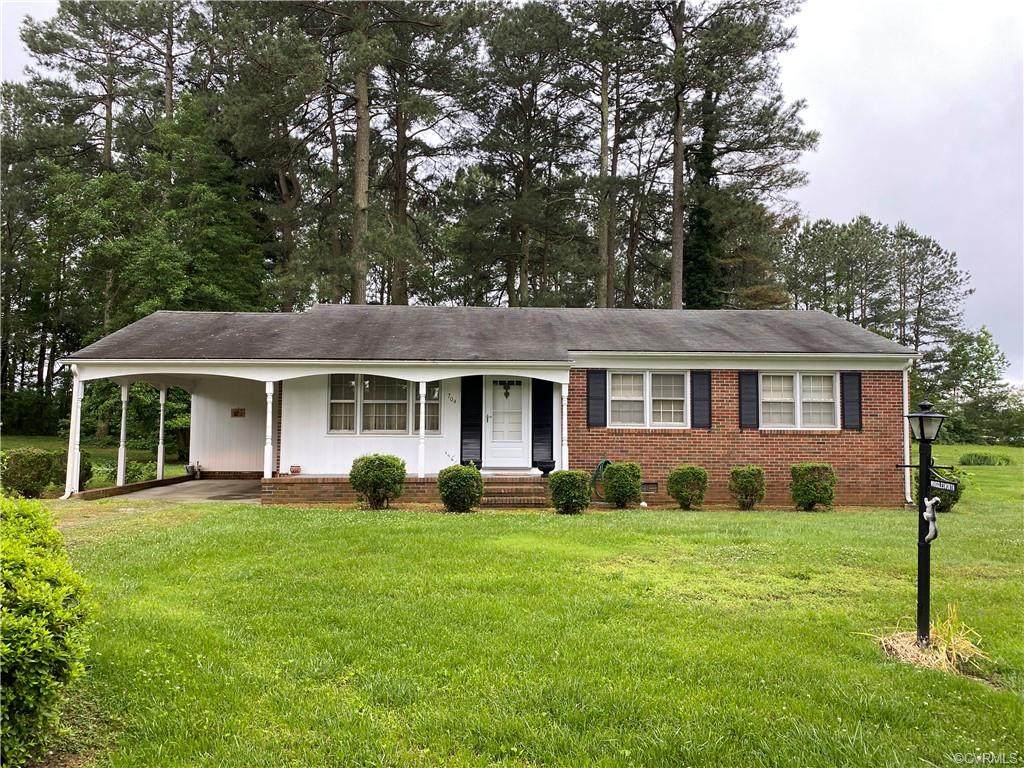 704 6th Avenue - Photo 1