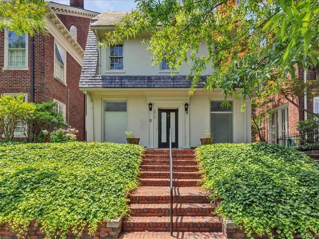 2915 Monument Avenue - Photo 1