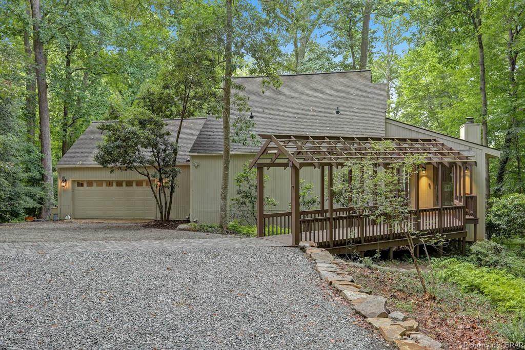 206 Southpoint Drive - Photo 1