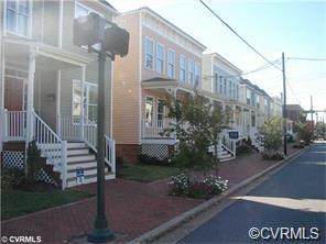 1501 Leigh Street - Photo 1