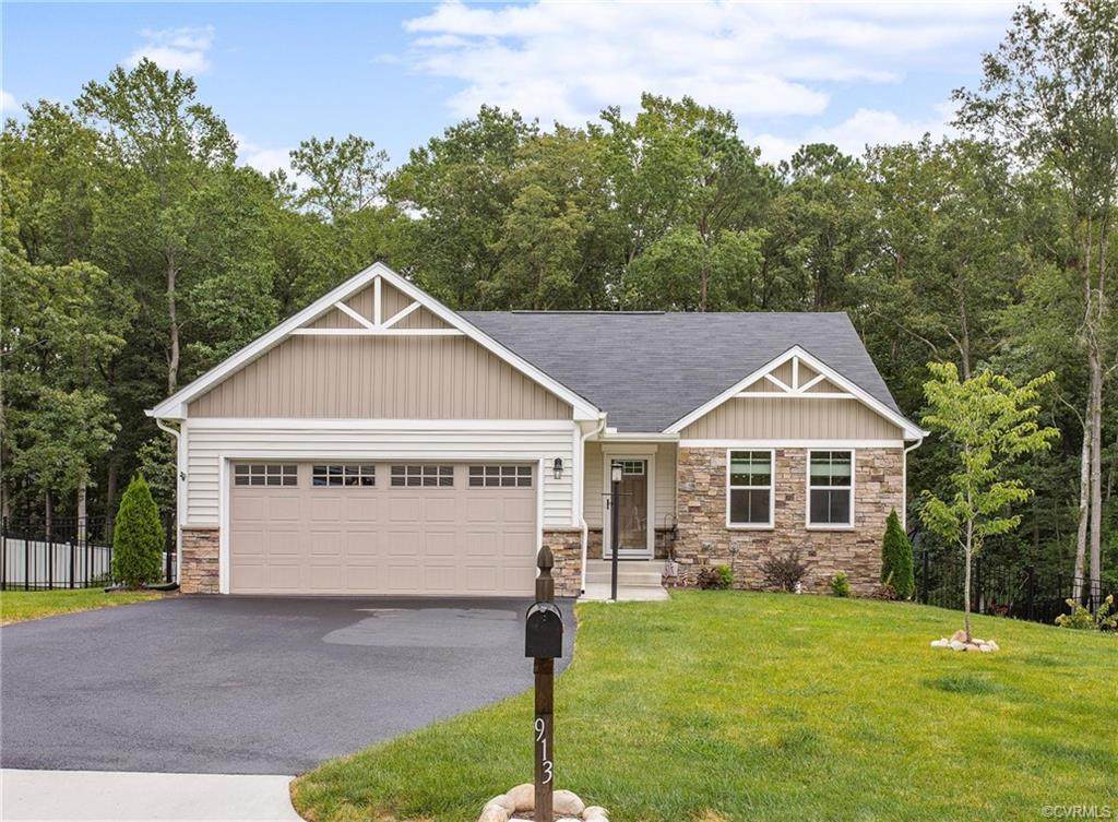 913 Sun Valley Way - Photo 1