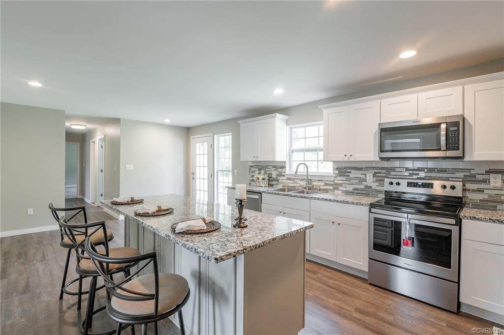 5600 Oregon Oak Place - Photo 1