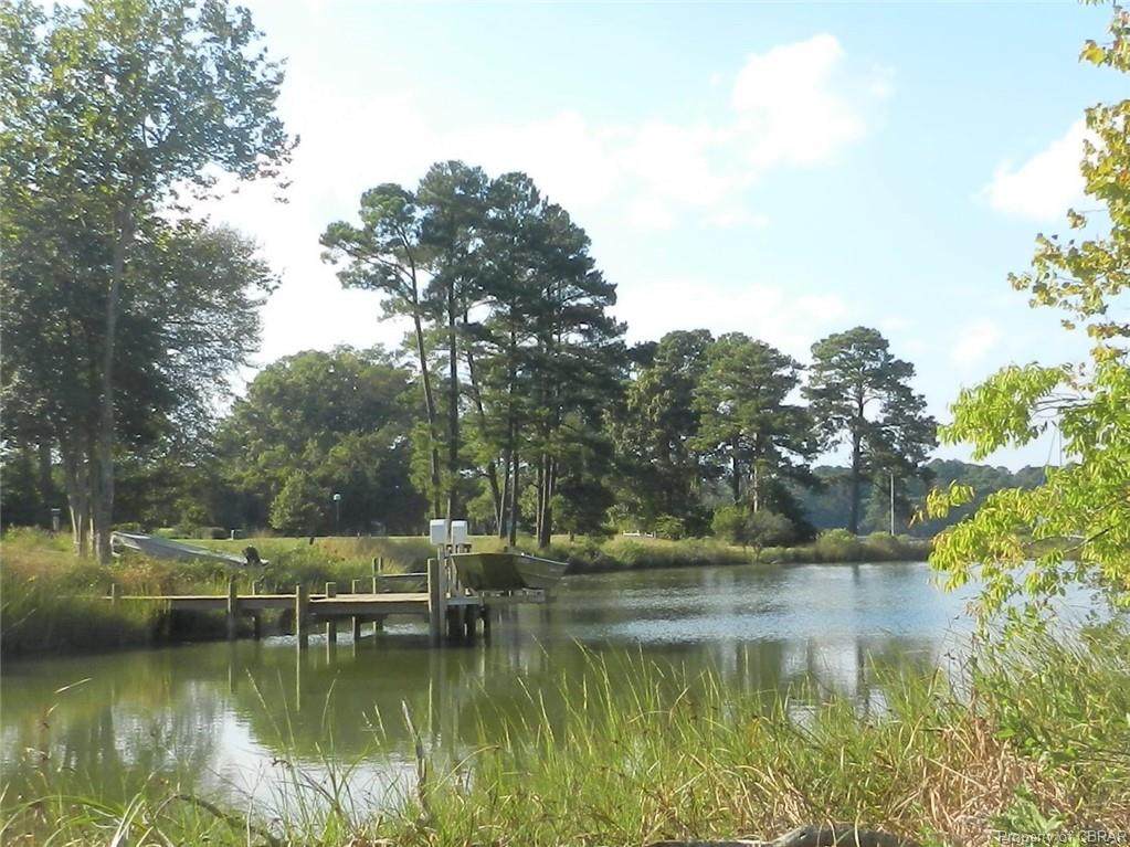 000 Fleetwood Circle - Photo 1