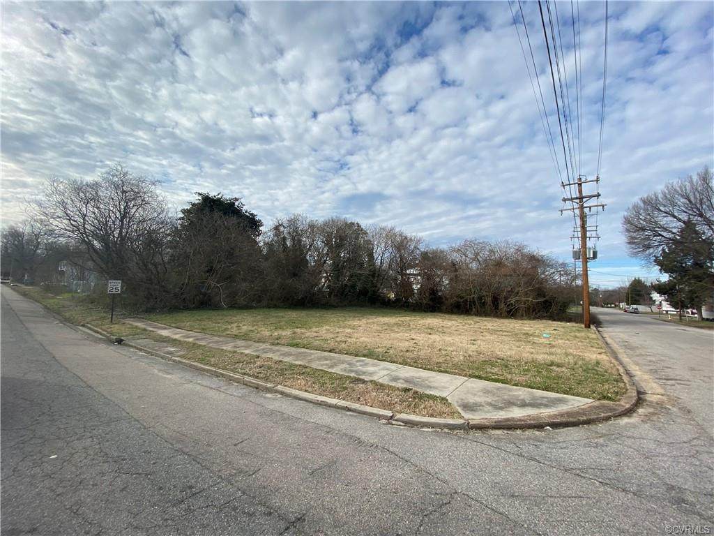 304 Dunlop Street - Photo 1