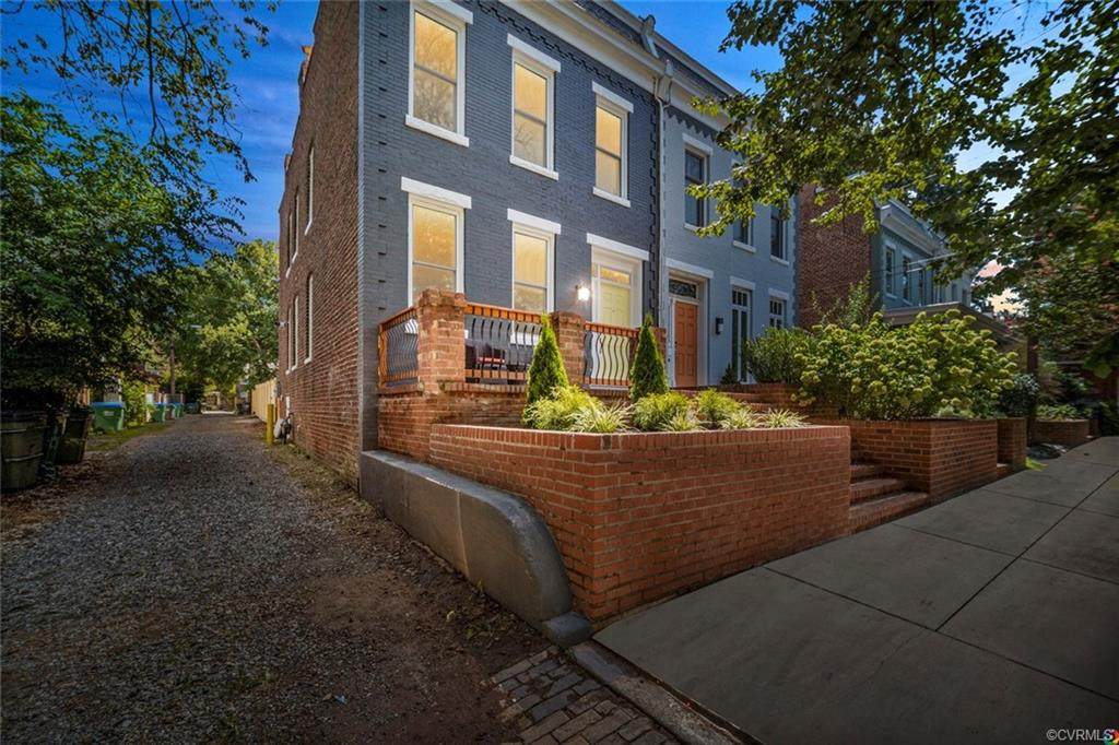 17 Shields Avenue - Photo 1