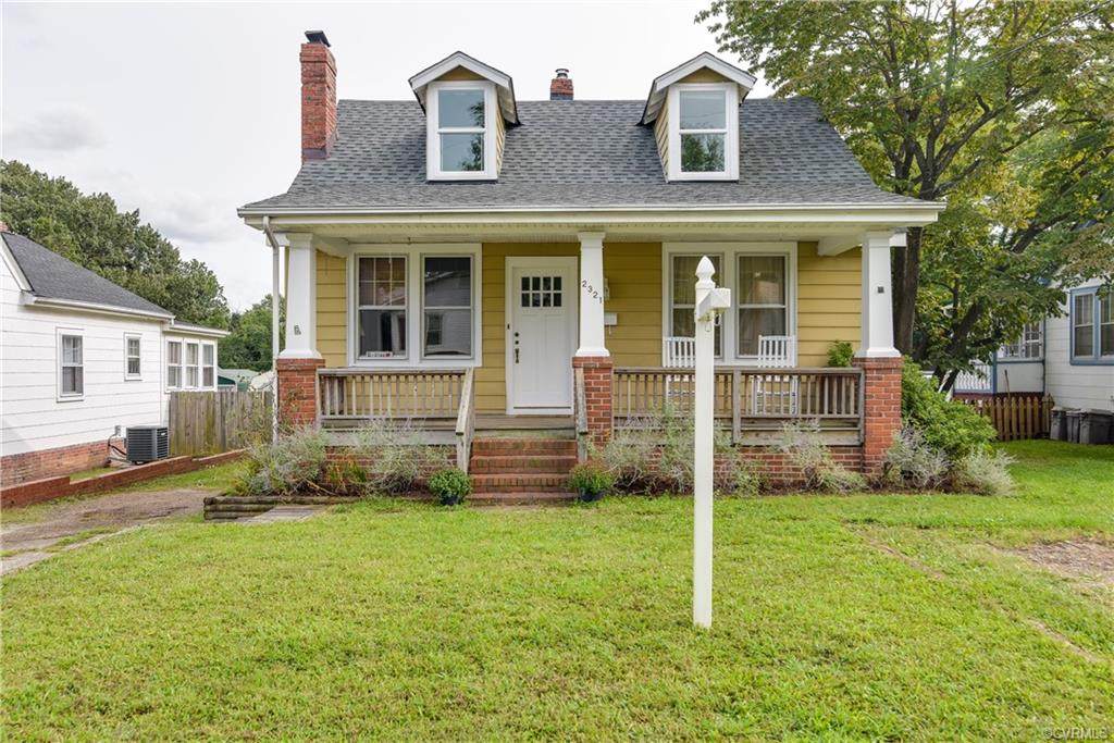 2321 Maplewood Road - Photo 1