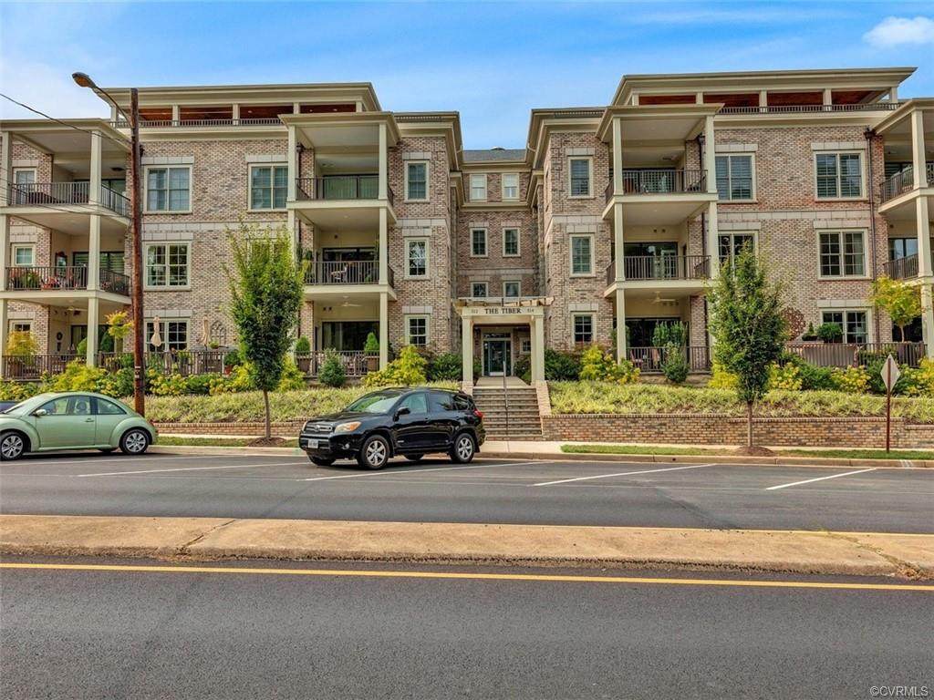 512 Libbie Avenue - Photo 1