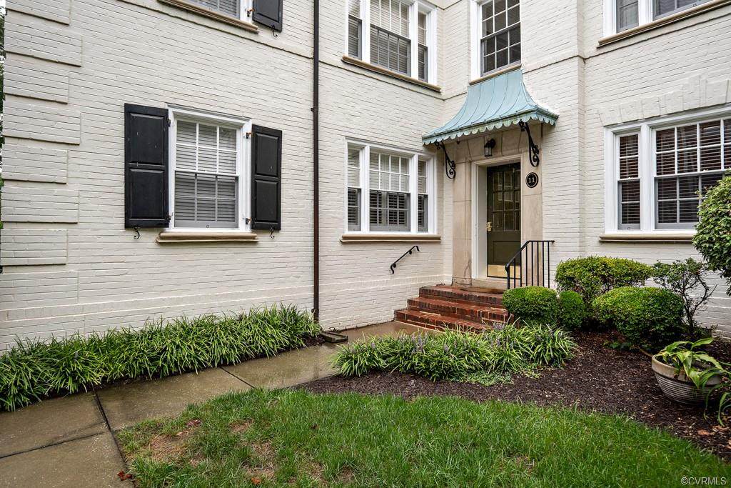 11 Locke Lane - Photo 1