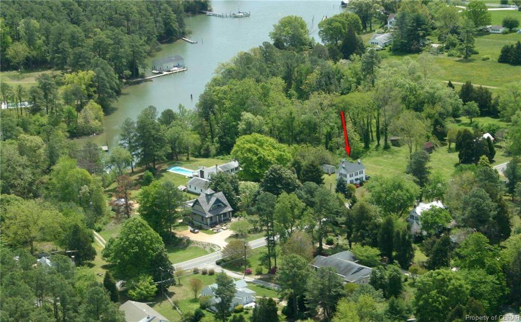 825 King Carter Drive - Photo 1