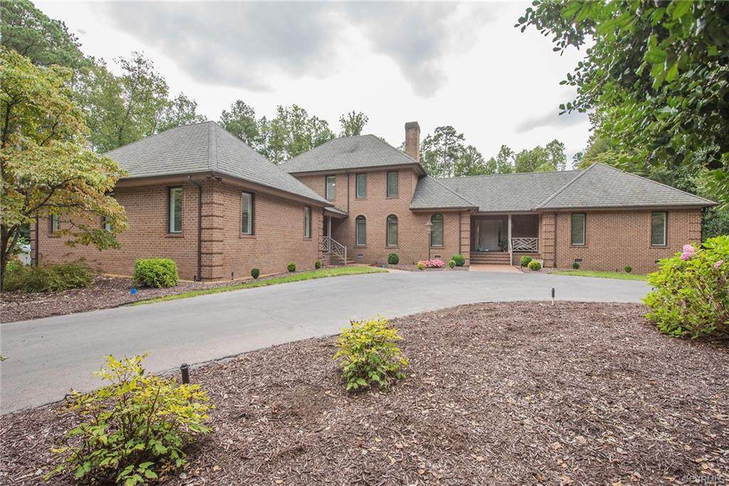 405 Sandhurst Drive - Photo 1