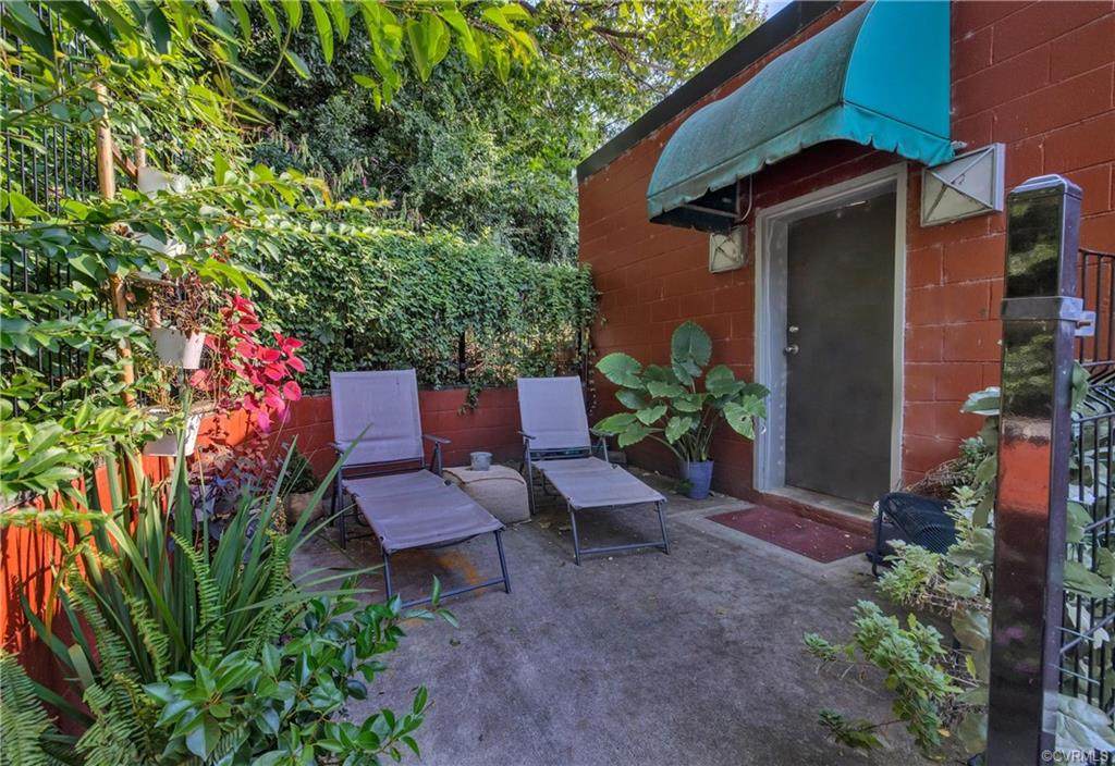 2418 Franklin Street - Photo 1