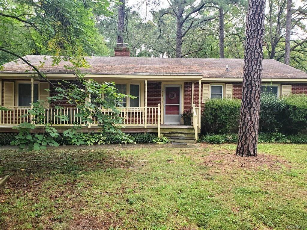 2813 Clarendon Drive - Photo 1