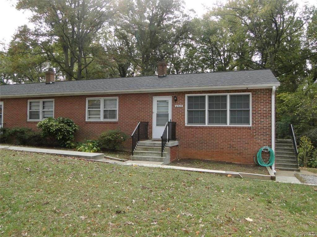2423 Sherbourne Road - Photo 1