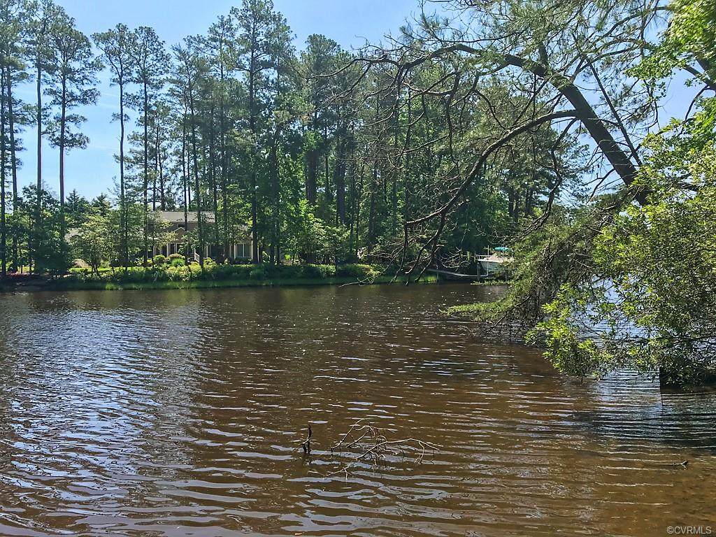11 Indian Pointe Drive - Photo 1
