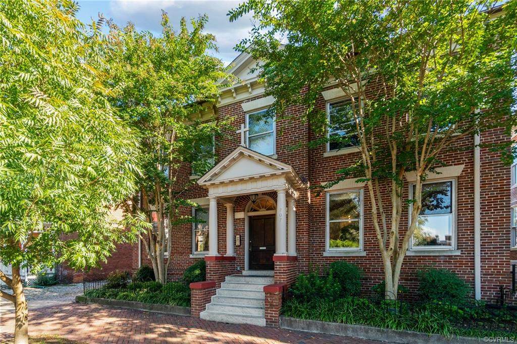 207 26th Street - Photo 1