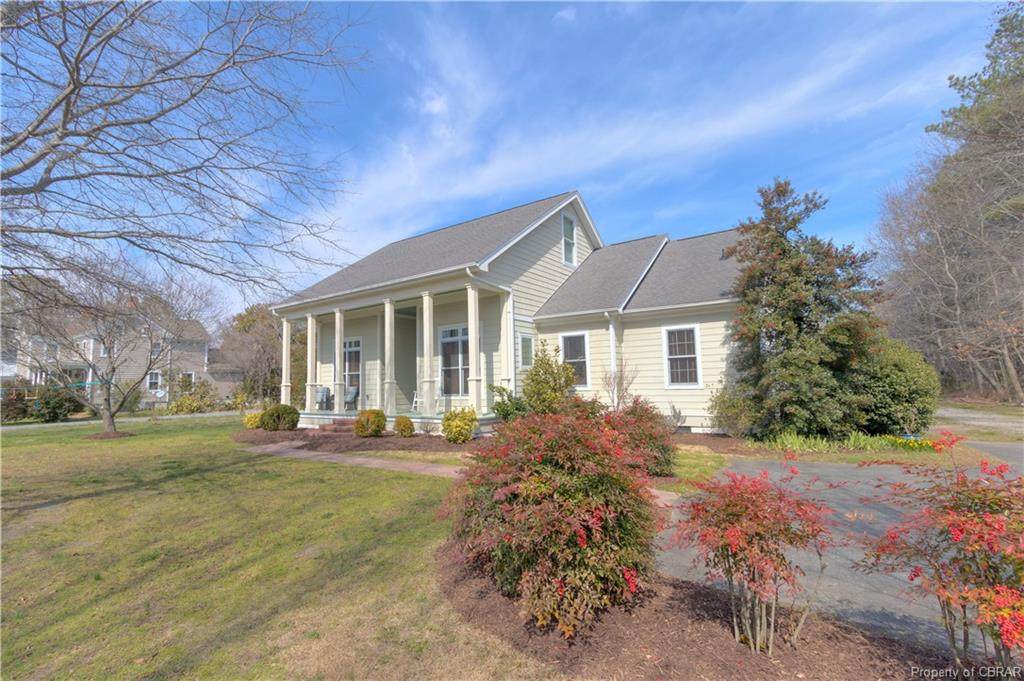 300 King Carter Drive - Photo 1