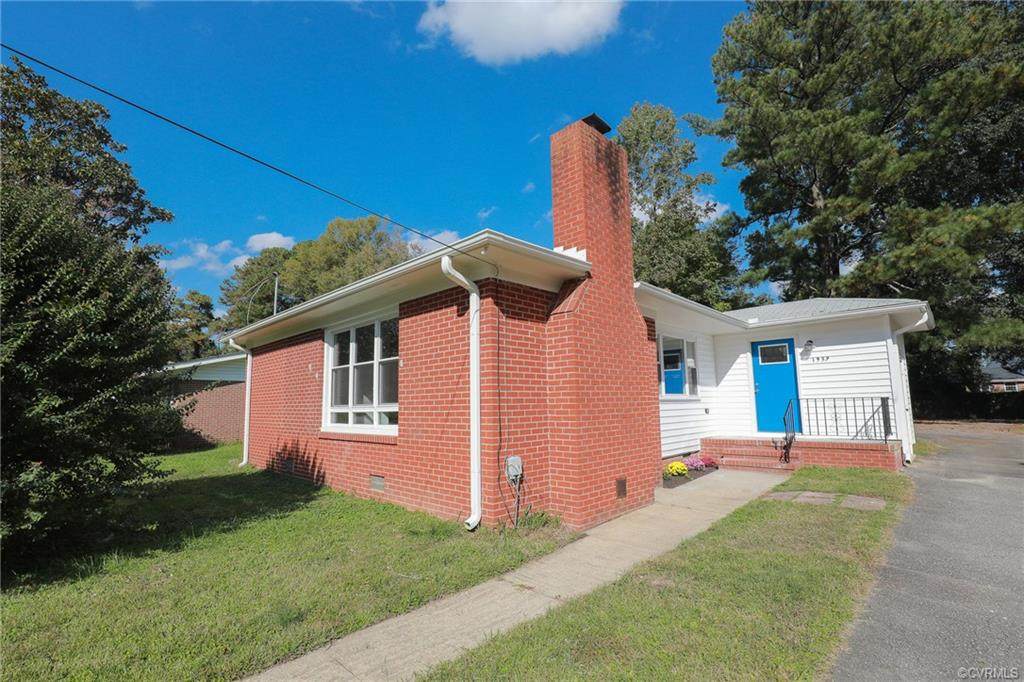 1939 Burks Street - Photo 1
