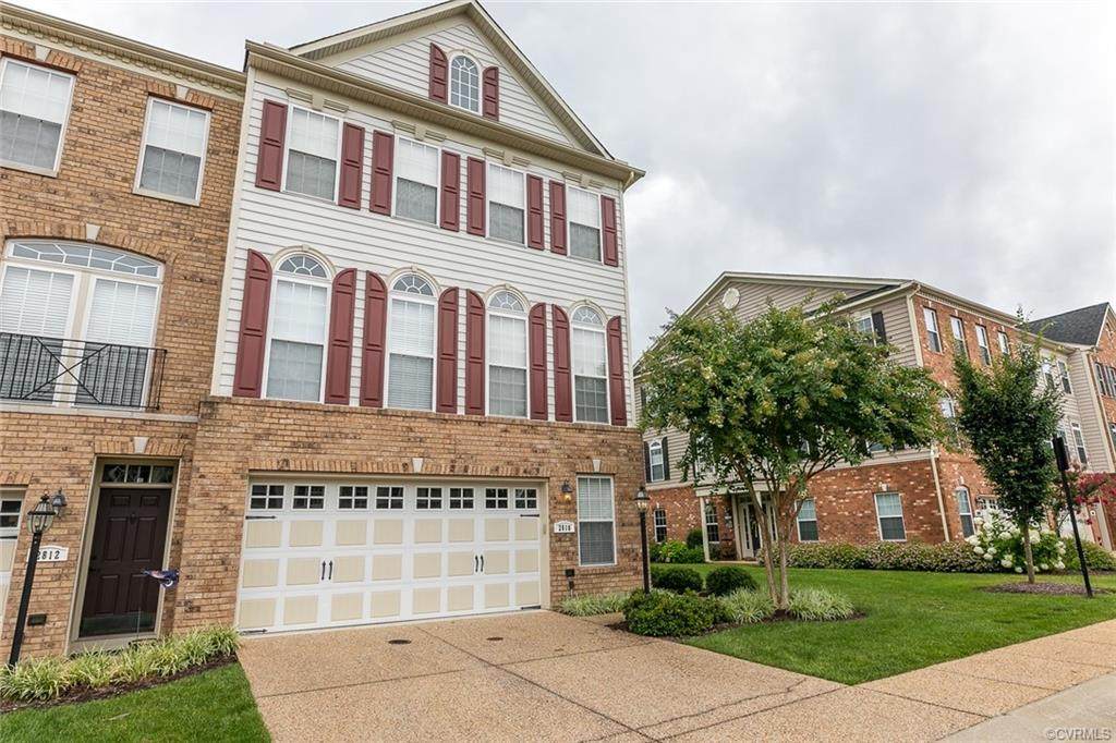 2810 Murano Way - Photo 1