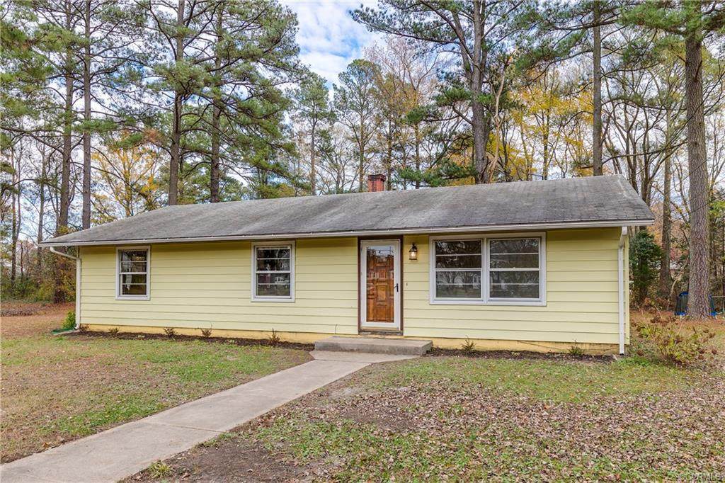 202 Huger Court - Photo 1