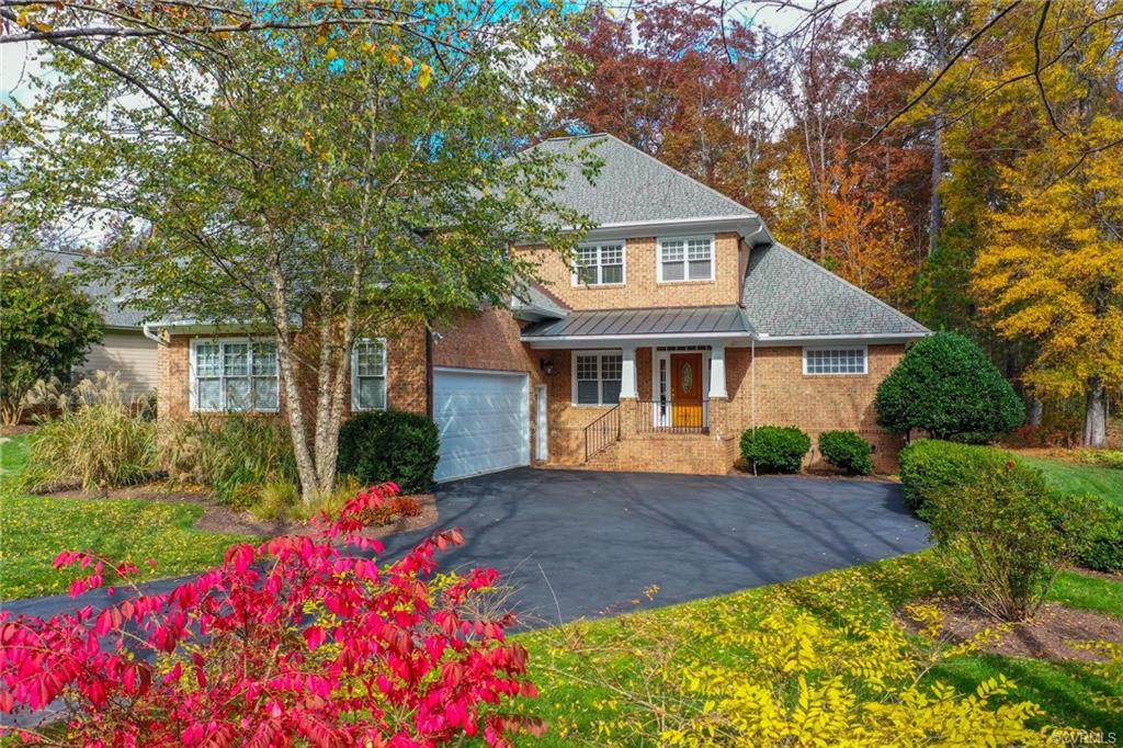 305 Victoria Way - Photo 1