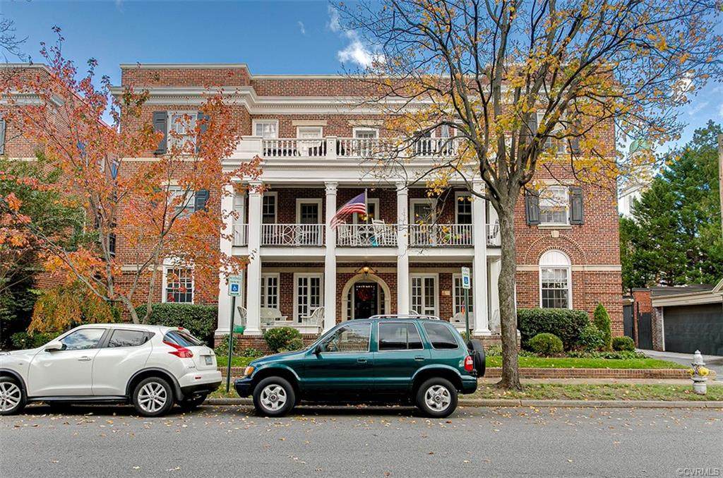 2810 Kensington Avenue - Photo 1
