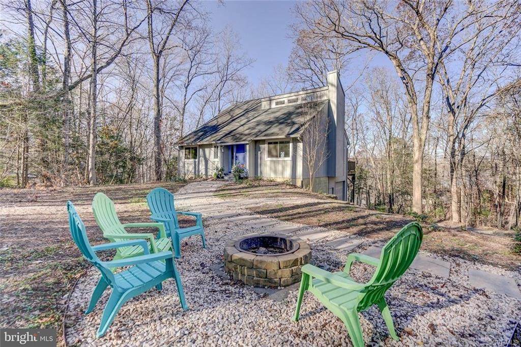 361 Hemlock Lane - Photo 1