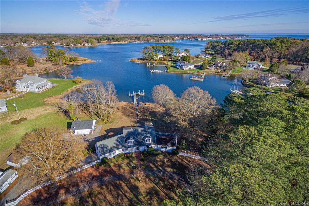 372 Fleets Lane - Photo 1