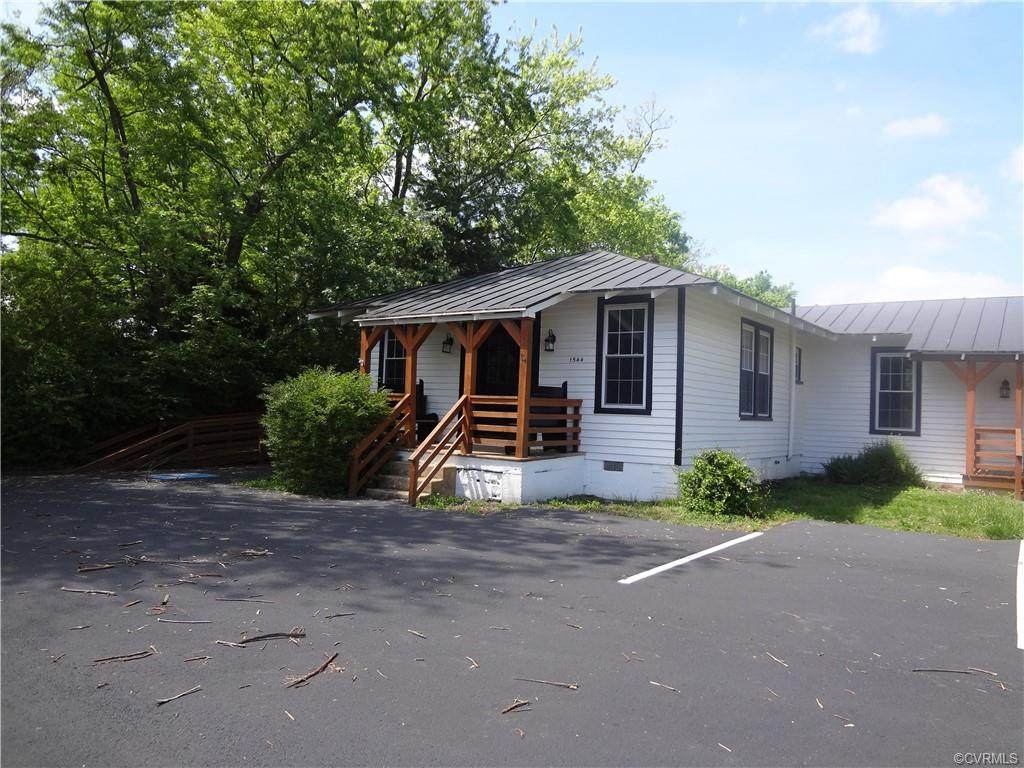 1544 River Road West - Photo 1