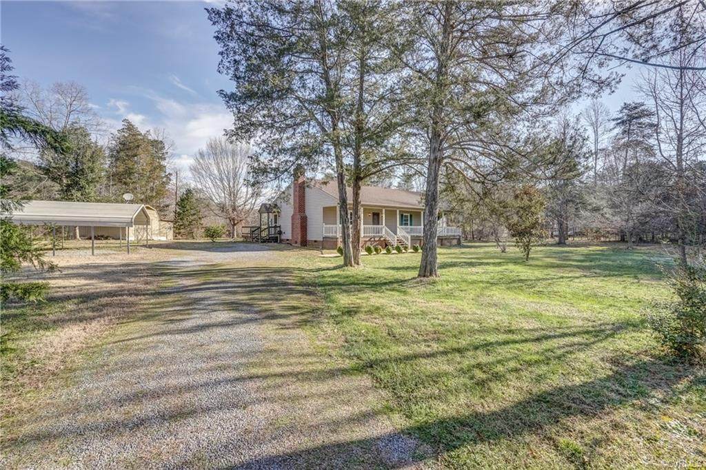 2568 Crewsville Road - Photo 1