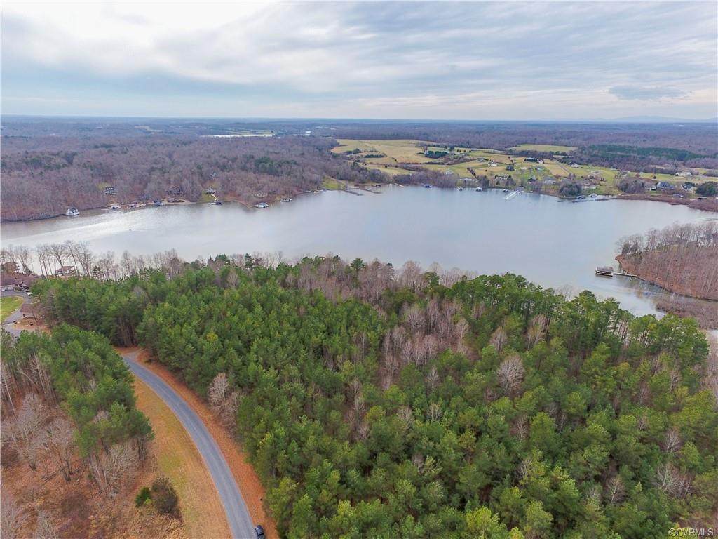 7614 Governors Point Lane - Photo 1