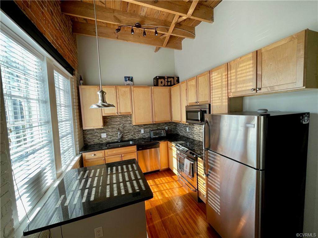 16 Vine Street - Photo 1