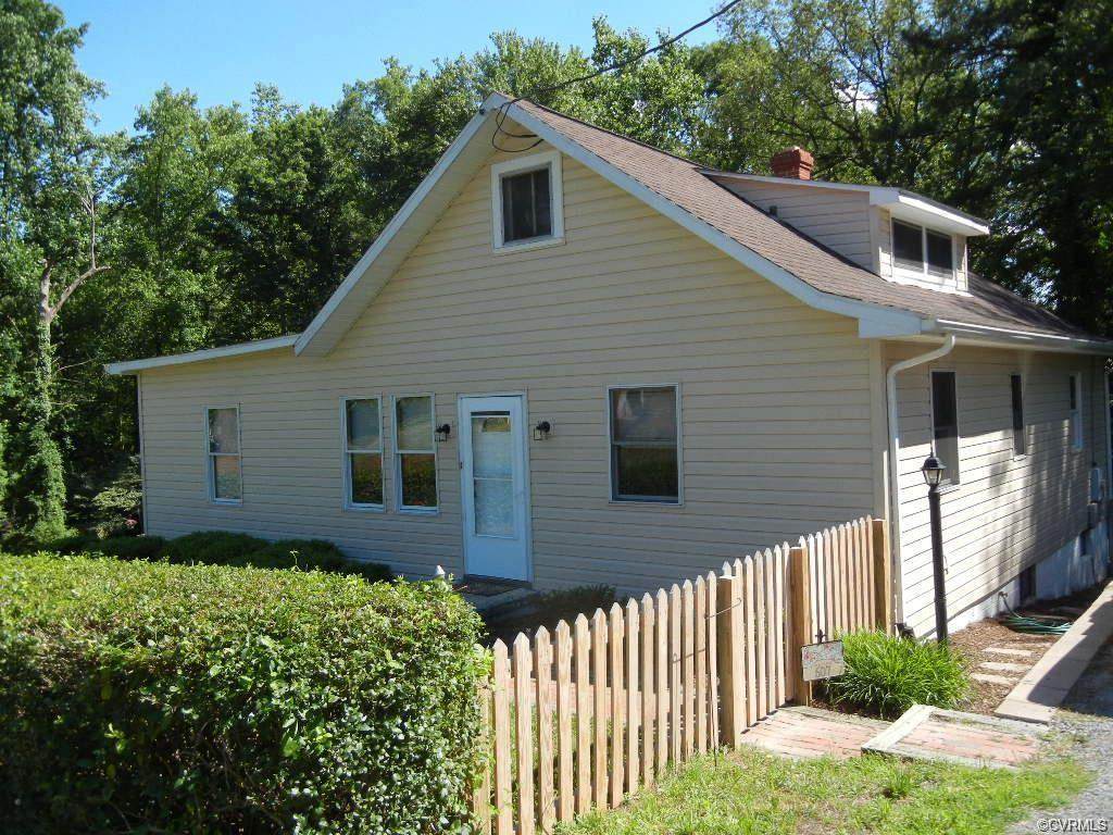 607 Washington Street - Photo 1