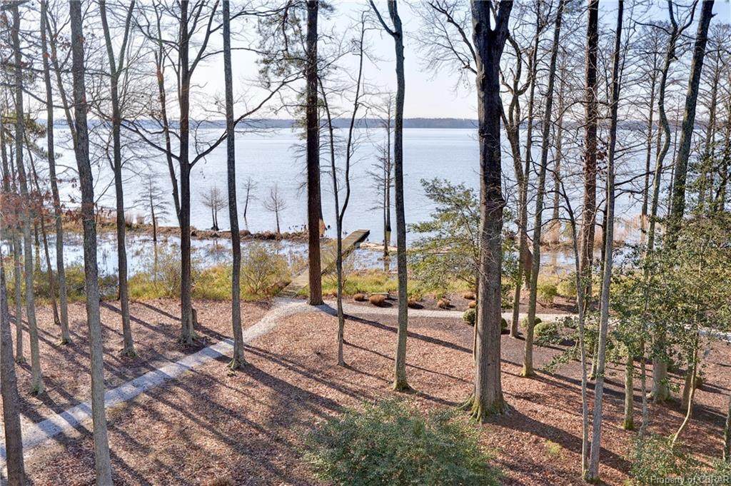1832 Cypress Isle - Photo 1