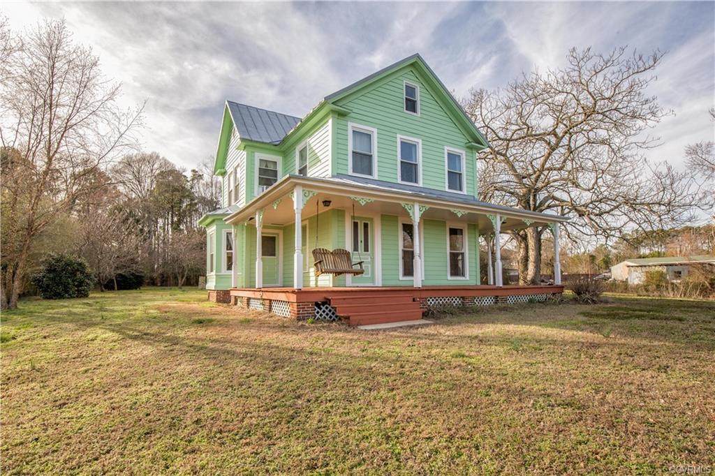 2271 Fairport Road - Photo 1