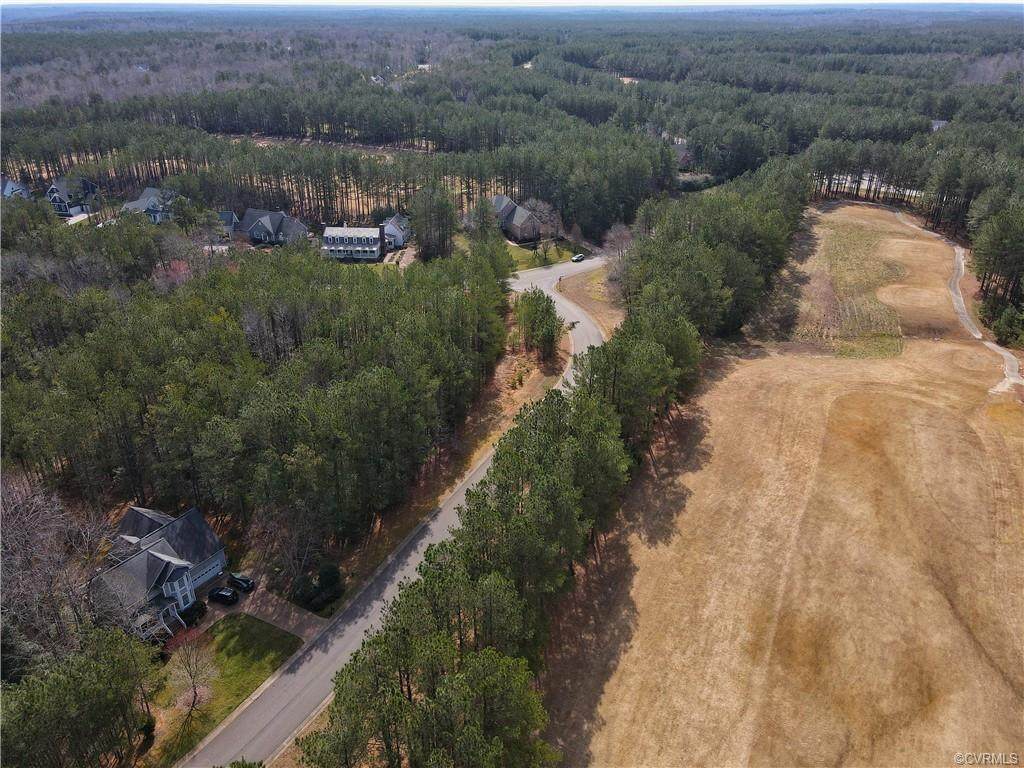 5471 Scotsview Drive - Photo 1