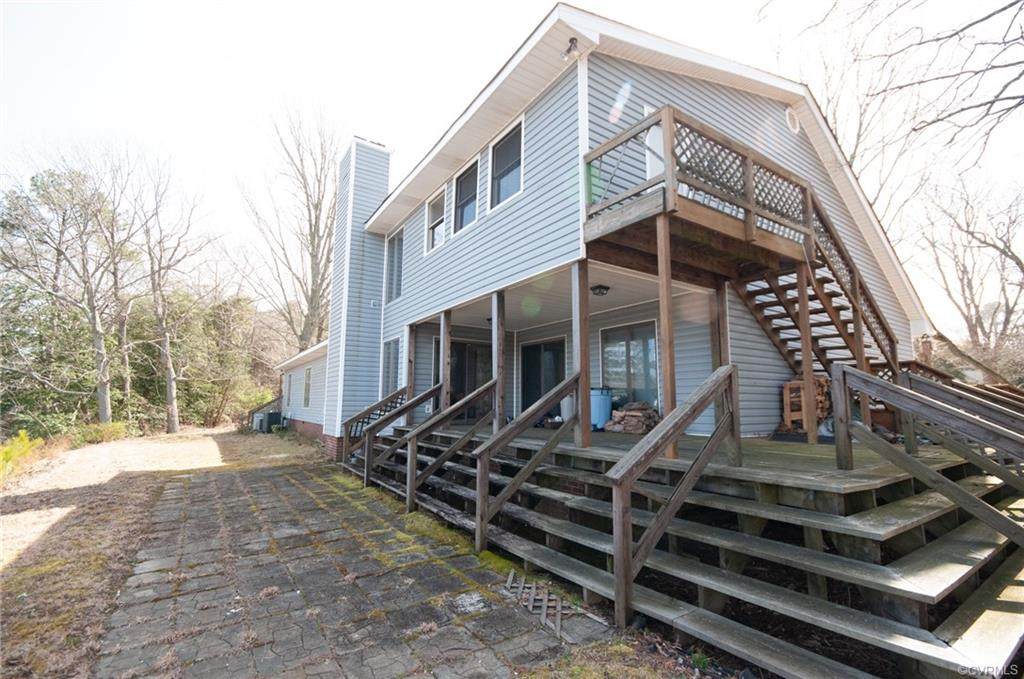 1043 Robins Point Ave - Photo 1