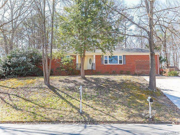 222 Biltmore Drive - Photo 1