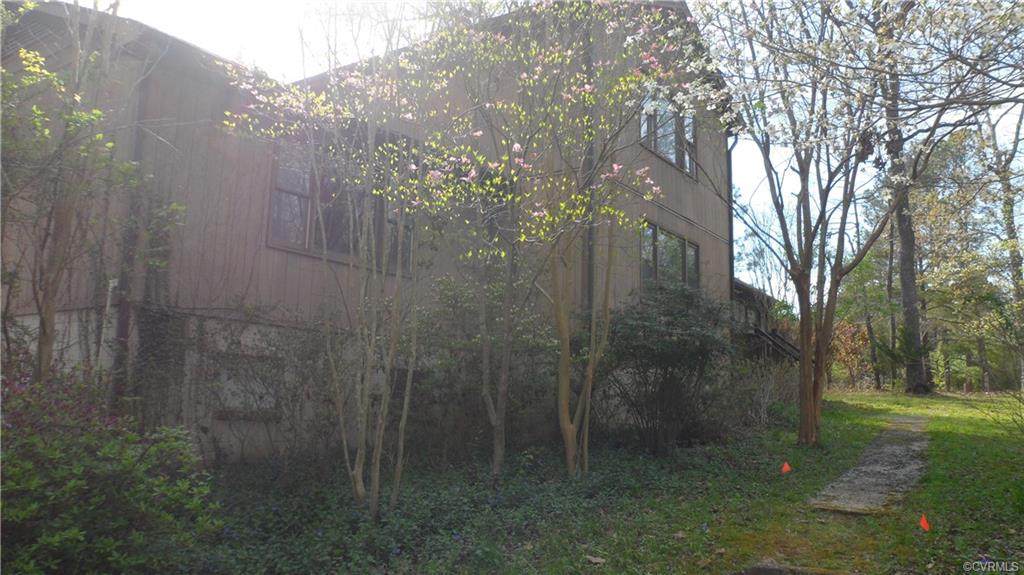 18103 County Line Road - Photo 1